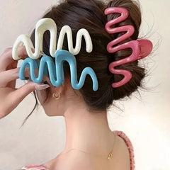 Colorful Wave Hair Claw Clips Women Korean Plastic Shark Hair Clip Geometry High Ponytail Barrette Hairpin Girl Hair Accessories - NTKSTORE